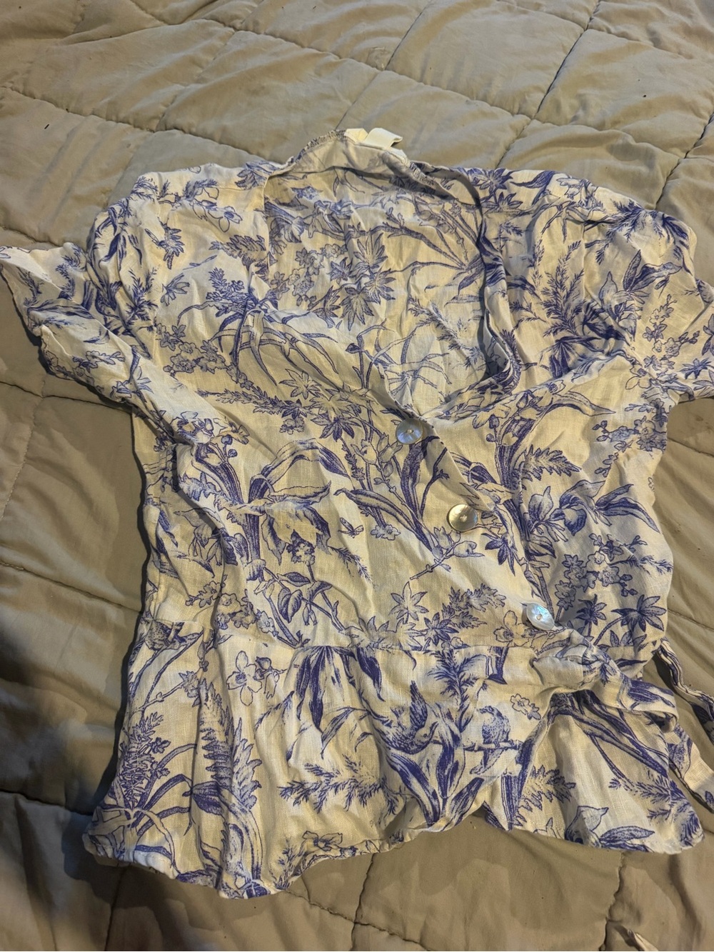 H&M Cream Short-Sleeve Button Front Tunic with Blue Floral Print